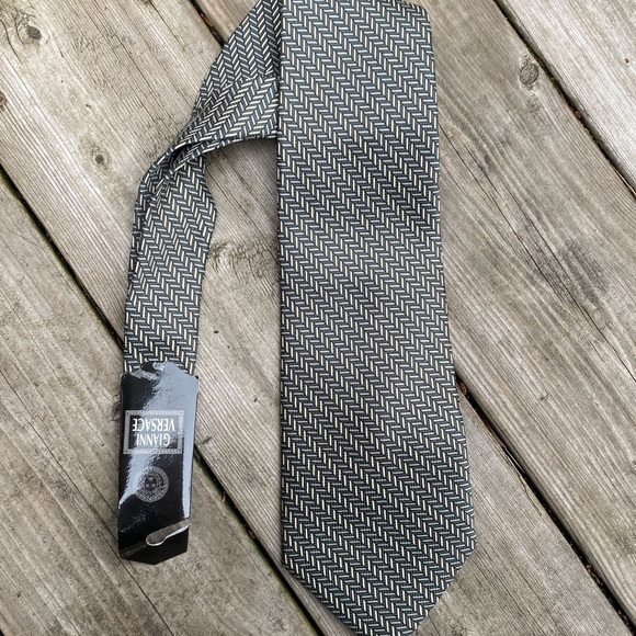 BNWT Gianni Versace Striped Tie - Picture 3 of 4